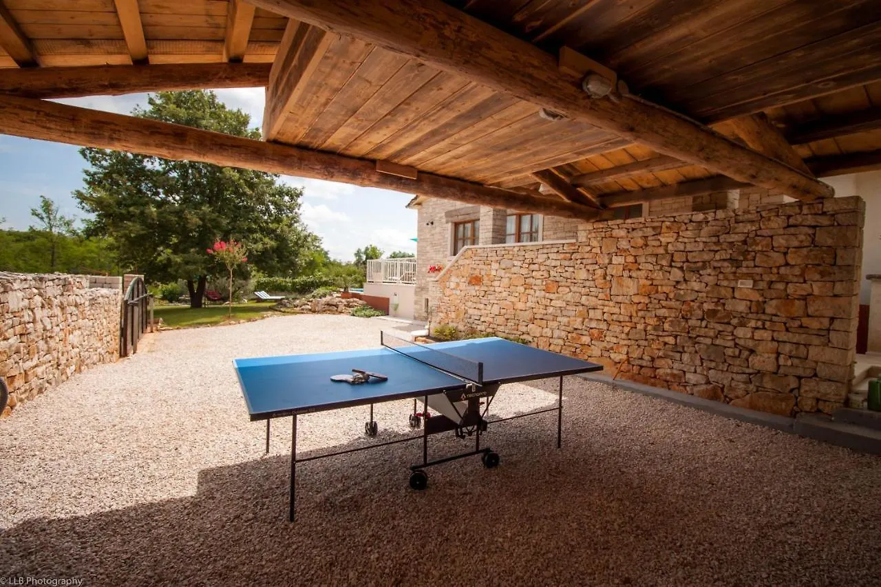 פאזין Family Villa Lipica With Private Pool And Jacuzzi