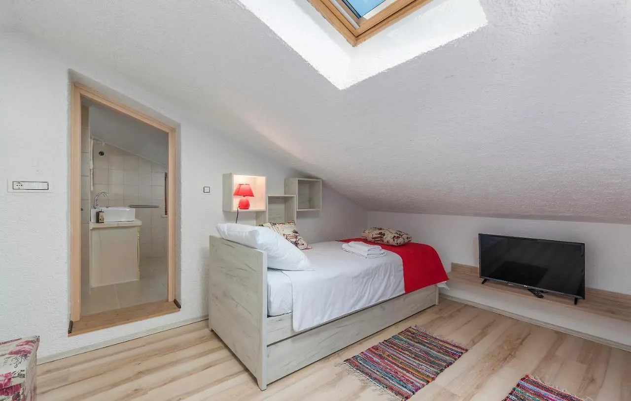 Family Villa Lipica With Private Pool And Jacuzzi 帕津 0*,